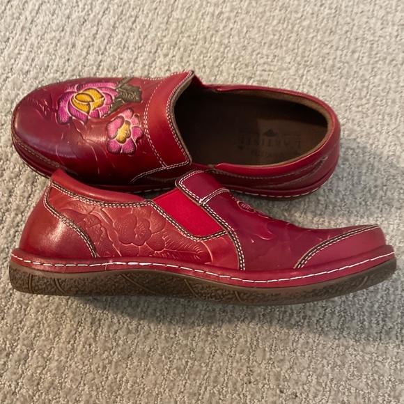 Spring step red floral loafers - Picture 2 of 2